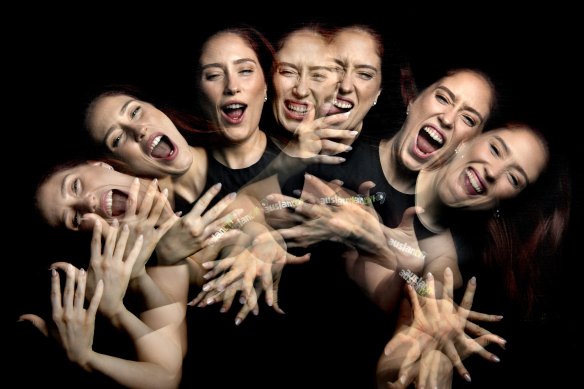 Marni Van Vliet brings a range of emotions to her Auslan interpretations of popstars’ songs. 