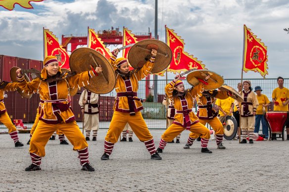 A welcome celebration in Pingtan for guests of the Viking Yi Dun.