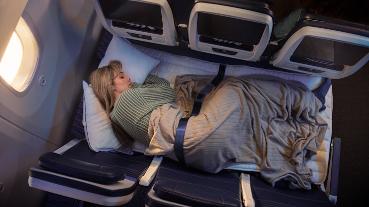 smh.com.au - Michael Gebicki - World's largest airline unveils game-changer economy class bed
