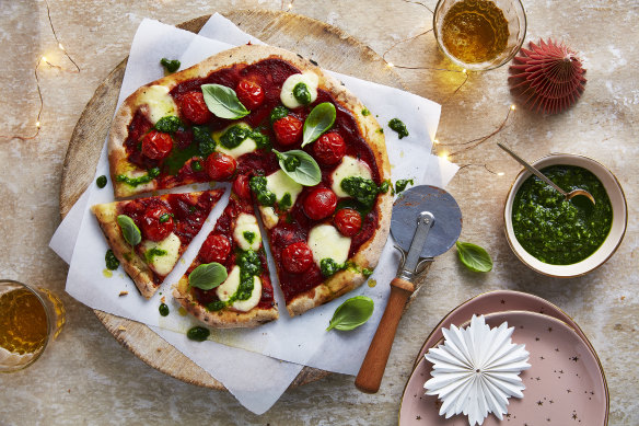 MYO pesto pizza in minutes.