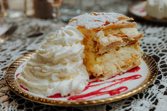 The “Polish vanilla slice” is a must. 