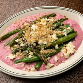 Garlicky green beans on beetroot yoghurt.