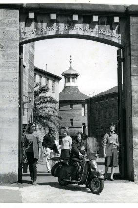 NAS students 1960, unknown photographer. The students are Ann Thomson, Martin Sharp, Leonie Ferrier, Vivienne Binns (on bike) and
Rose Vickers.
