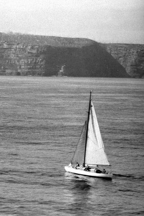The winning yacht Rani approaches Hobart on January  1, 1946.