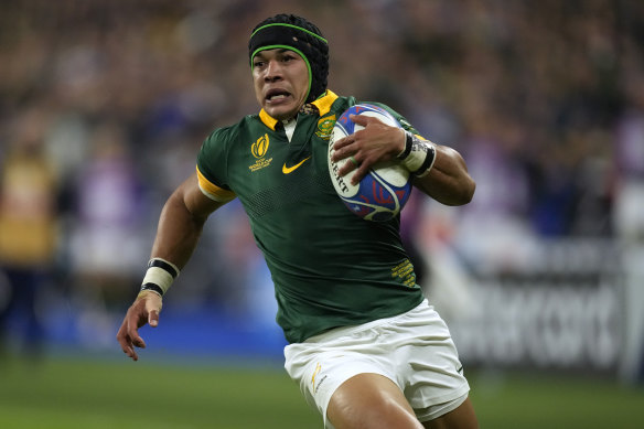 Cheslin Kolbe races to score his side’s third try.