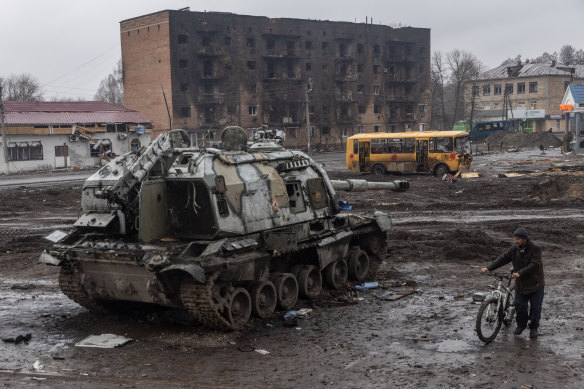 A destroyed Russian tank in a town in northeastern Ukraine.