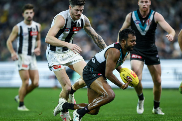 Willie Rioli competes with Jack Crisp for the ball during Saturday’s match.