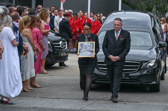 More than 1000 mourners attended the service.