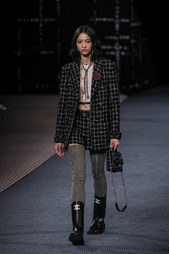 Gumboots on the  Chanel Ready To Wear Fall/Winter 2022-2023 fashion collection. 