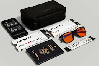 FlyKitt generates a bodyclock-shifting schedule, supported by dietary supplements and blue-light filtering glasses.