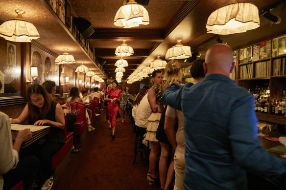 Frilly lights along the length of the main bar.