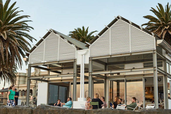 Pipis Kiosk has uninterrupted views over Port Phillip Bay.