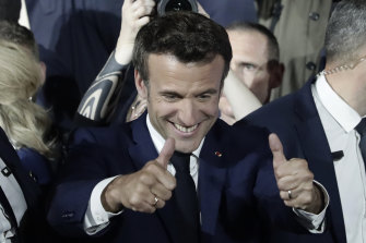 Fransa Cumhurbaşkanı Emmanuel Macron, yeniden seçildiğine dair haberlerin ardından beğeni topladı.