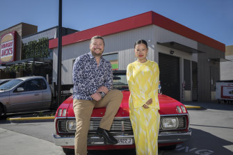 Scott Pickett and Poh Ling Yeow host Snackmasters, in which well-known chefs are tasked with replicating famous snack foods.