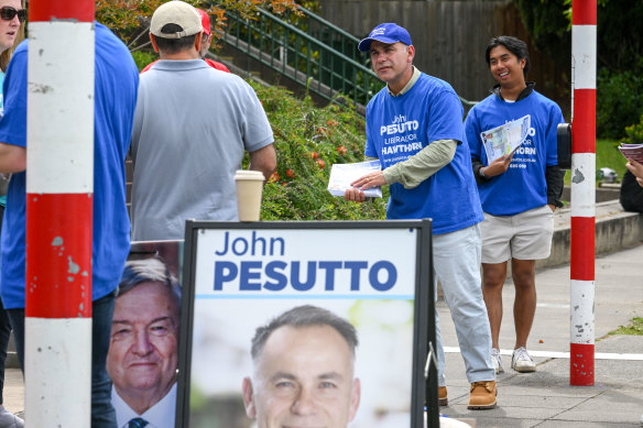 Pesutto on election day at Auburn primary school.