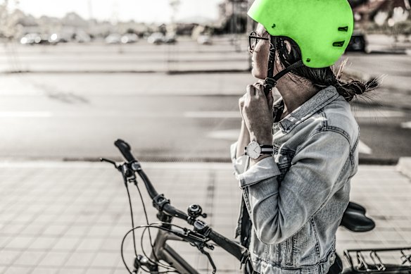 Delays in aligning Australian cycling safety standards with other countries cost the country for $ 14 million.
