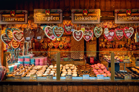 Hearty and heart-shaped – Christmas food in Vienna.