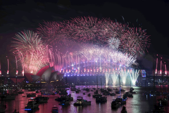 The view of Sydney's NYE fireworks from Mrs Macquarie's Chair.