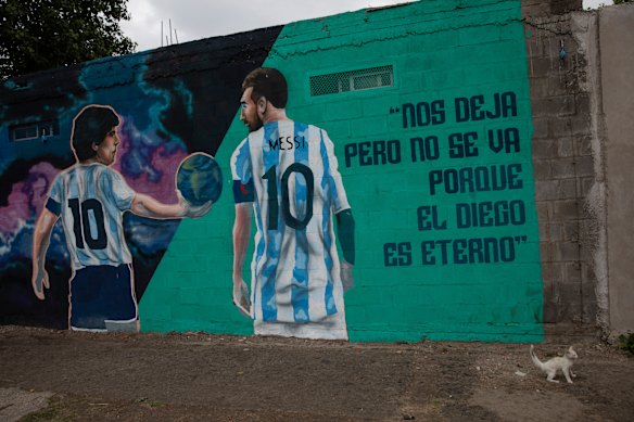 A mural linking Diego Maradona and Lionel Messi in Buenos Aires.