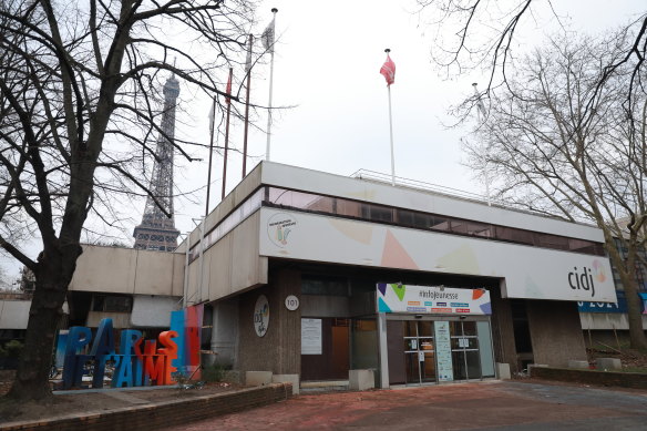 The visitor reception centre on Quai Jacques-Chirac was the final one in Paris to close its doors.