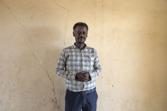 Refugee surgeon Tewodros Tefera says he fears the militia more than the army: "they are more insane". 