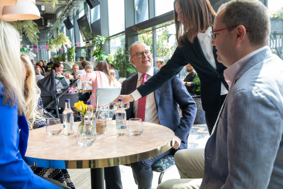 Prime Minister Anthony Albanese visits Bondi Green cafe in London.