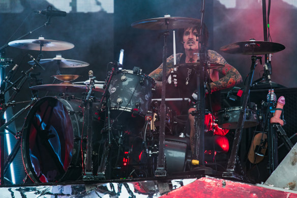 Drummer Tommy Lee still thrives on youthful cockiness.