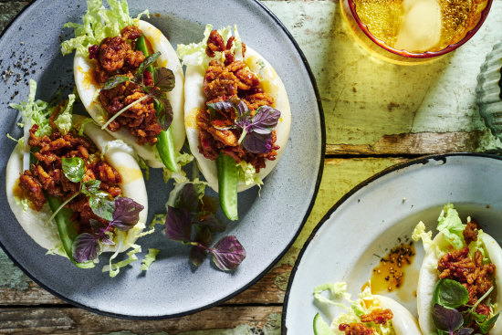 Chilli pork bao with cucumber.