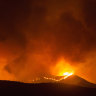 California's Apple bushfire creating its own winds