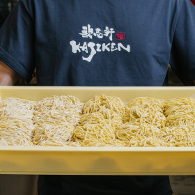 Kajiken specialises in aburasoba noodles (soupless ramen).