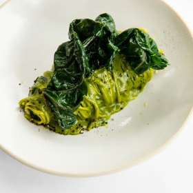 Spaghetti alla chitarra with green cacio e pepe.