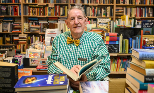 Bookworm’s final chapter at South Melbourne Market after 40 years