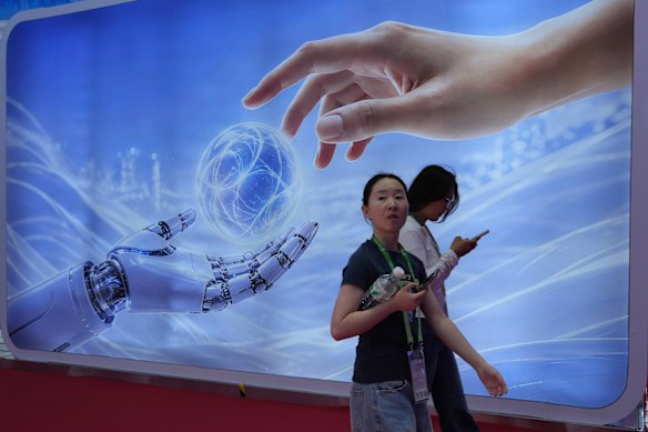 Economists warn that a stalling economy will hold back the advance of the technology industry. 