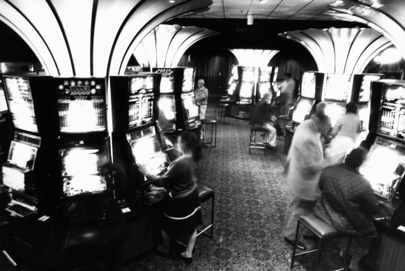 Playing the pokies at South Sydney Juniors Leagues Club in 1983.  
