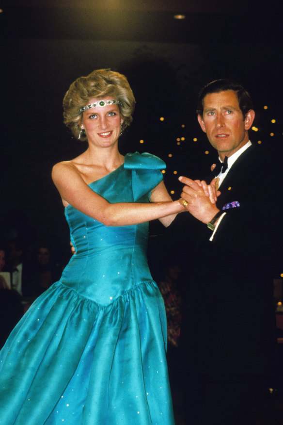 Charles and Diana, wearing Queen Mary's necklace as a headpiece, at a ball in Melbourne in October 1985.