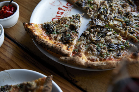 Ideal dish: Salsiccia and funghi pizza.