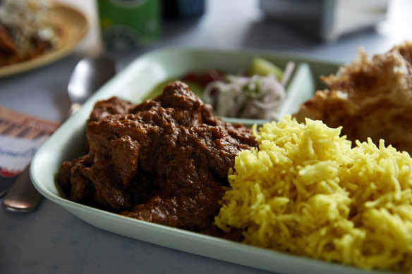 Pork vindaloo plate.