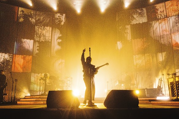 No one can make a heartbreaking ballad like Lewis Capaldi.