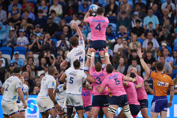 Jed Holloway goes up for the Waratahs