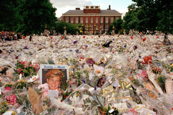 Flowers left by mourners outside Kensington Palace after the 36-year-old princess’ death.