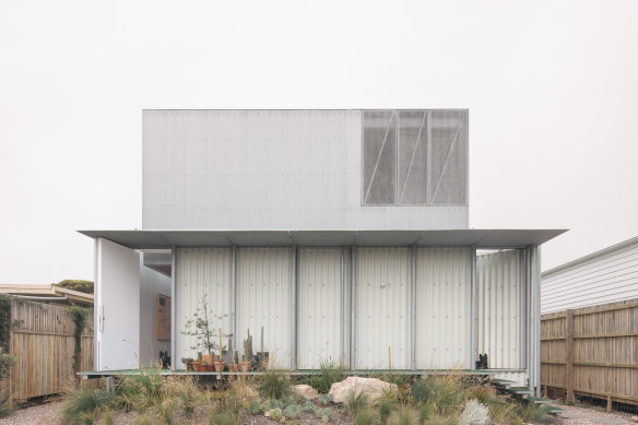 AB House is a holiday house which plays with materiality. 