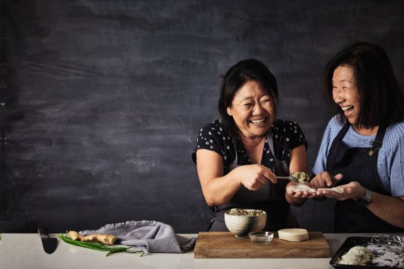 Nagi Maehashi - aka RecipeTin Eats - and her mother.