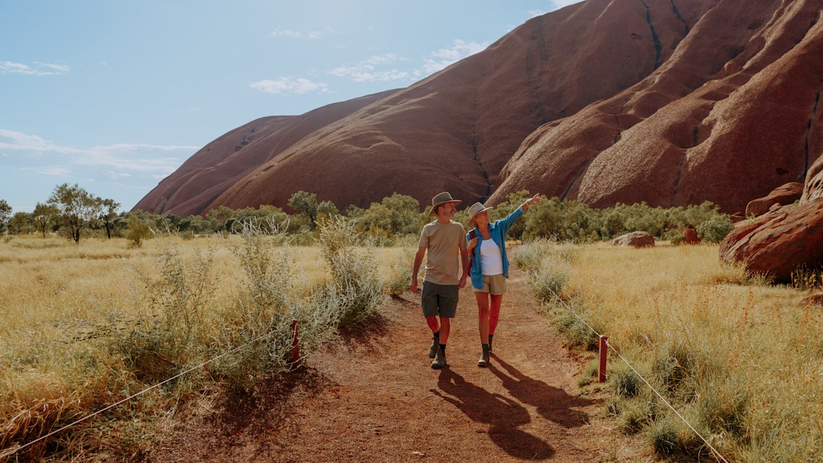 Uluru travel: Easy way to save money on iconic Aussie holiday to Uluru ...