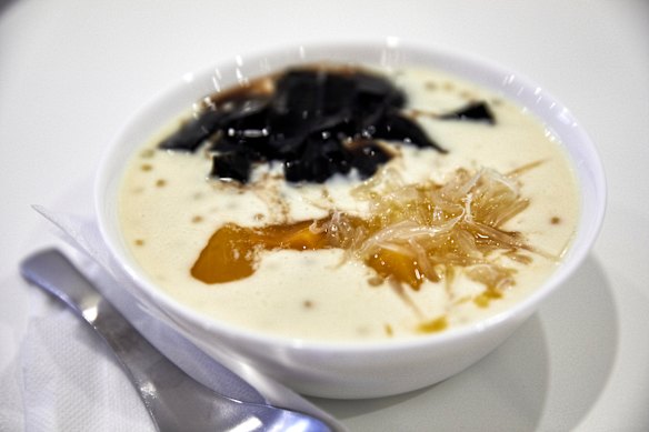 Mango/pomelo sago dessert from Hon Kee.