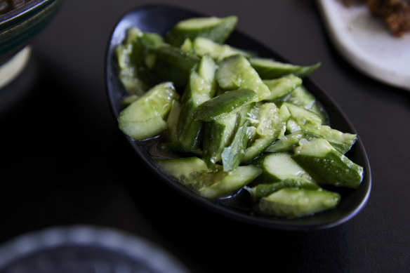Cucumber in garlic sauce.