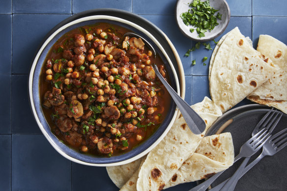 RecipeTin Eats’ chickpea lentil curry