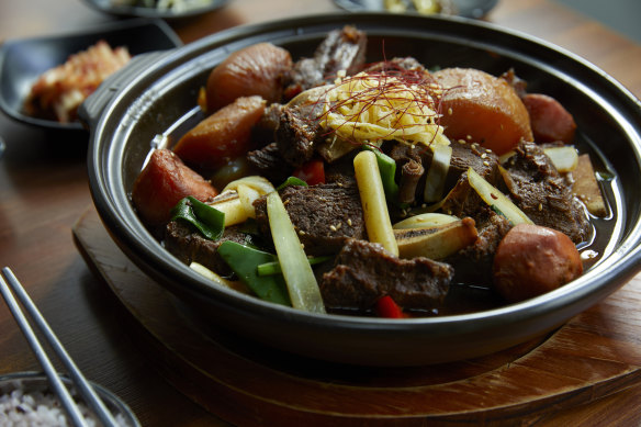 The spicy marinated beef-rib stew at Hansang.