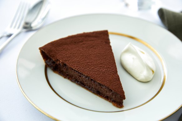 Bolo de chocolate estilo Bernard Pacaud.