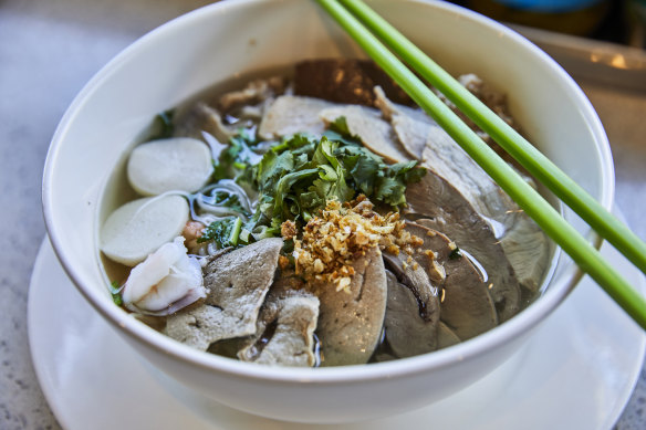 Phnom Penh noodles with prawn, beef and liver.