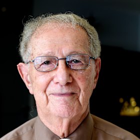 The late Hans Mueller acquired Lowes in 1981, making him one of the country’s largest clothing retailers.